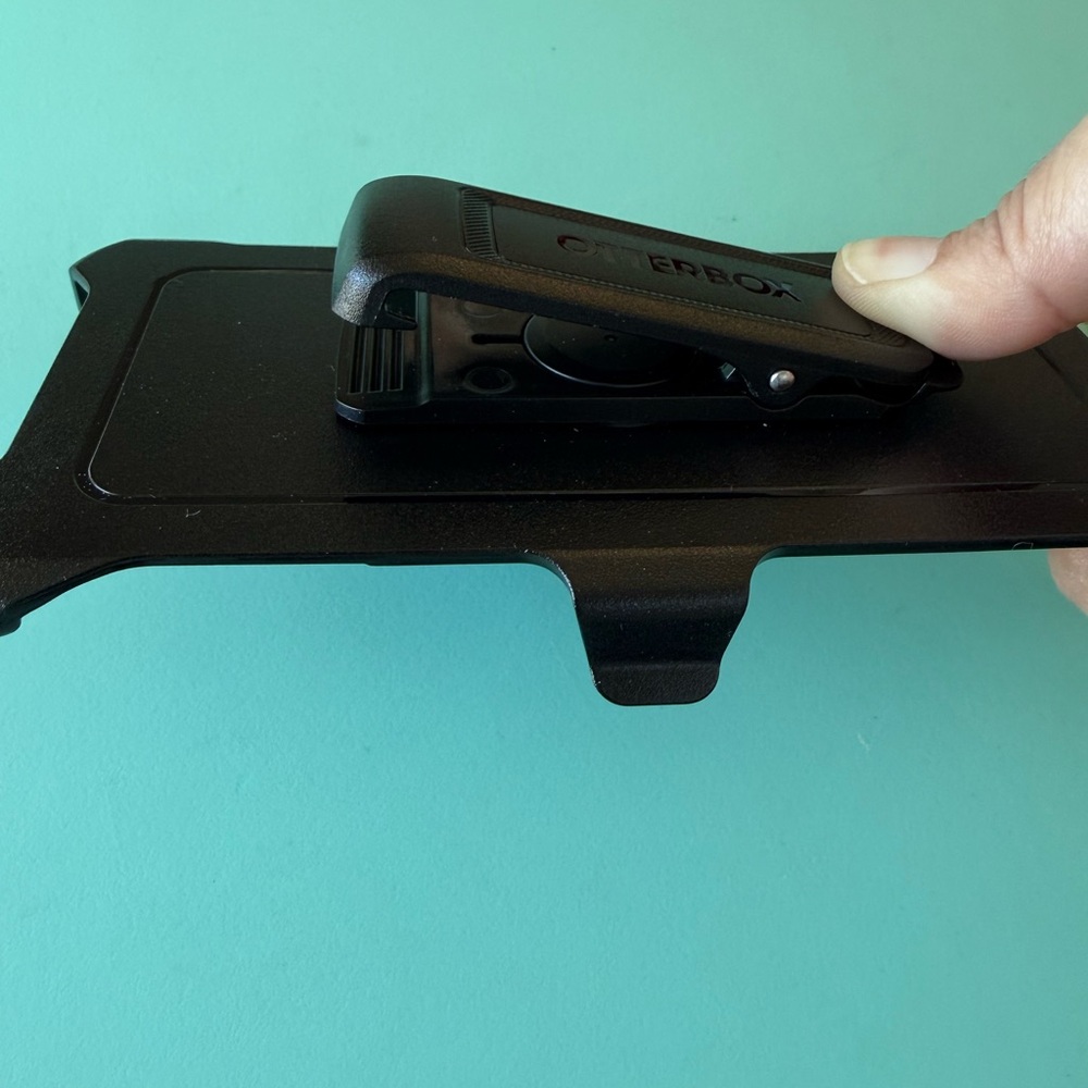 OtterBox Black iPhone 13/14/15 Belt Holster ONLY - Picture 5 of 13